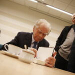 07.01.2019 Kielce. Wiesław Myśliwski spotkał się z czytelnikami w Wojewódzkiej Bibliotece Publicznej w ramach promocji swojej nowej książki "Ucho Igielne" / Jarosław Kubalski / Radio Kielce