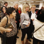 07.01.2019 Kielce. Wiesław Myśliwski spotkał się z czytelnikami w Wojewódzkiej Bibliotece Publicznej w ramach promocji swojej nowej książki "Ucho Igielne" / Jarosław Kubalski / Radio Kielce