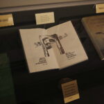 07.01.2019 Kielce. Wiesław Myśliwski spotkał się z czytelnikami w Wojewódzkiej Bibliotece Publicznej w ramach promocji swojej nowej książki "Ucho Igielne". Spotkaniu towarzyszyła wystawa książek Wiesława Myśliwskiego wydanych w różnych językach / Jarosław Kubalski / Radio Kielce