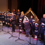 10.01.2019 Kielce. Koncert kolęd w WDK. Dzieci ze szkoły podstawowej w Bilczy i policjanci / Jarosław Kubalski / Radio Kielce