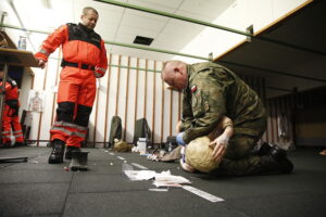 10.01.2019 Kielce. Ćwiczenia policji i wojska w udzielaniu pierwszej pomocy w warunkach bojowych / Jarosław Kubalski / Radio Kielce