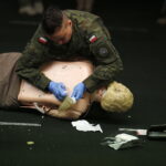 10.01.2019 Kielce. Ćwiczenia policji i wojska w udzielaniu pierwszej pomocy w warunkach bojowych / Jarosław Kubalski / Radio Kielce