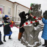 25.01.2019 Kielce. Szalik dla "Dzika Kiełka" / Jarosław Kubalski / Radio Kielce