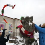 25.01.2019 Kielce. Szalik dla "Dzika Kiełka" / Jarosław Kubalski / Radio Kielce