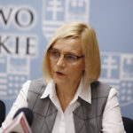 Konferencja w urzędzie marszałkowskim. Wicemarszałek województwa Renata Janik / Jarosław Kubalski / Radio Kielce