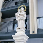 Rzeźba Matki Boskiej przy ulicy Ściegiennego / Marzena Mąkosa / Radio Kielce