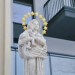 Rzeźba Matki Boskiej przy ulicy Ściegiennego / Marzena Mąkosa / Radio Kielce
