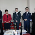 Regionalne spotkanie opłatkowe Zarządu Regionu Świętokrzyskiego NSZZ "Solidarność". Na zdjęciu (od lewej): Bogdan Wenta - prezydent Kielc, Danuta Papaj - pełnomocnik prezydenta Kielc, Piotr Duda - przewodniczący centrali związku "Solidarność", Krzysztof Słoń - senator RP i biskup Marian Florczyk  / Marzena Mąkosa / Radio Kielce