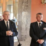 Spotkanie noworoczne dziennikarzy z Zarządem Województwa Świętokrzyskiego. Andrzej Bętkowski - marszałek województwa świętokrzyskiego i Mieczysław Gębski - wiceprzewodniczący sejmiku  / Marzena Mąkosa / Radio Kielce