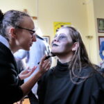 Spektakl pt. „Opowieść wigilijna” w wykonaniu młodych aktorów w kościele św. Jadwigi / Marzena Mąkosa / Radio Kielce