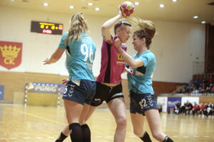Mecz Korona Handball Kielce - UKS PCM Kościerzyna / Marzena Mąkosa / Radio Kielce