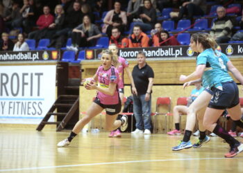 Mecz Korona Handball Kielce - UKS PCM Kościerzyna / Marzena Mąkosa / Radio Kielce