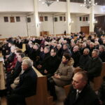 Jarosław Kaczyński w Starachowicach. Msza święta  w przeddzień 6. rocznicy śmierci Jadwigi Kaczyńskiej / Marzena Mąkosa / Radio Kielce