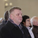 Jarosław Kaczyński w Starachowicach. Msza święta  w przeddzień 6. rocznicy śmierci Jadwigi Kaczyńskiej. Jarosław Rusiecki - senator RP / Marzena Mąkosa / Radio Kielce