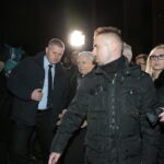 Jarosław Kaczyński odwiedził Starachowice. Prezes PiS wziął udział w mszy świętej w przededniu 6. rocznicy śmierci swojej matki Jadwigi Kaczyńskiej. Nabożeństwo odbyło się w kościele pod wezwaniem Wszystkich Świętych, następnie złożono kwiat. Na zdjęciu: Jarosław Kaczyński - prezes PiS / Marzena Mąkosa / Radio Kielce