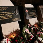 Jarosław Kaczyński odwiedził Starachowice. Prezes PiS wziął udział w mszy świętej w przededniu 6. rocznicy śmierci swojej matki Jadwigi Kaczyńskiej. Nabożeństwo odbyło się w kościele pod wezwaniem Wszystkich Świętych, następnie złożono kwiaty / Marzena Mąkosa / Radio Kielce