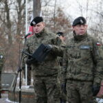 Centralne obchody 156. rocznicy wybuchu Powstania Styczniowego. Po prawej Daniel Woś - komendant marszu  / Marzena Mąkosa / Radio Kielce