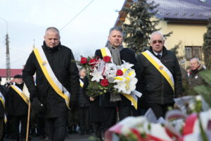 Centralne obchody 156. rocznicy wybuchu Powstania Styczniowego. Kwiaty składają Rycerze Kolumba / Marzena Mąkosa / Radio Kielce