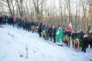 156 rocznica wybuchu Powstania Styczniowego. Uroczystości pod Krzyżem Powstańczym na Karczówce / Marzena Mąkosa / Radio Kielce