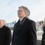 Uroczystości przed pomnikiem Wincentego Witosa / Marzena Mąkosa / Radio Kielce