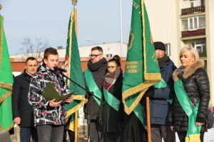 Uroczystości przed pomnikiem Wincentego Witosa / Marzena Mąkosa / Radio Kielce