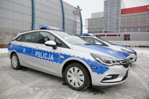 Nowe auta dla policji / Marzena Mąkosa / Radio Kielce
