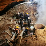 Awaria sieci ciepłowniczej na osiedlach Słoneczne Wzgórze i Świętokrzyskie. Ulica bpa Jaworskiego. Usuwanie awarii / Marzena Mąkosa / Radio Kielce