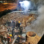 Awaria sieci ciepłowniczej na osiedlach Słoneczne Wzgórze i Świętokrzyskie. Ulica bpa Jaworskiego. Usuwanie awarii / Marzena Mąkosa / Radio Kielce