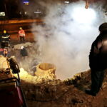 Awaria sieci ciepłowniczej na osiedlach Słoneczne Wzgórze i Świętokrzyskie. Ulica bpa Jaworskiego. Usuwanie awarii / Marzena Mąkosa / Radio Kielce