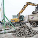 Awaria sieci ciepłowniczej na osiedlach Słoneczne Wzgórze i Świętokrzyskie. Ulica bpa Jaworskiego / Marzena Mąkosa / Radio Kielce