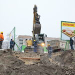 Awaria sieci ciepłowniczej na osiedlach Słoneczne Wzgórze i Świętokrzyskie. Ulica bpa Jaworskiego / Marzena Mąkosa / Radio Kielce