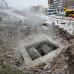 Awaria sieci ciepłowniczej na osiedlach Słoneczne Wzgórze i Świętokrzyskie. Ulica bpa Jaworskiego / Marzena Mąkosa / Radio Kielce