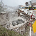 Awaria sieci ciepłowniczej na osiedlach Słoneczne Wzgórze i Świętokrzyskie. Ulica bpa Jaworskiego / Marzena Mąkosa / Radio Kielce