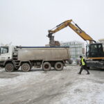 Awaria sieci ciepłowniczej na osiedlach Słoneczne Wzgórze i Świętokrzyskie. Ulica bpa Jaworskiego / Marzena Mąkosa / Radio Kielce