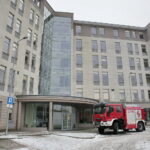 Alarmy bombowe. Ewakuacja Drugiego Urzędu Skarbowego przy ulicy Częstochowskiej / Marzena Mąkosa / Radio Kielce