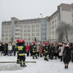 Alarmy bombowe. Ewakuacja Drugiego Urzędu Skarbowego przy ulicy Częstochowskiej / Marzena Mąkosa / Radio Kielce