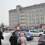 Alarmy bombowe. Ewakuacja Drugiego Urzędu Skarbowego przy ulicy Częstochowskiej / Marzena Mąkosa / Radio Kielce