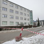 Alarmy bombowe. Ewakuacja Pierwszego Urzędu Skarbowego przy ulicy Wróbla / Marzena Mąkosa / Radio Kielce