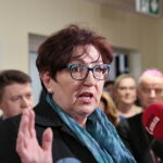 Szpital przy ulicy Wojska Polskiego. Jolanta Cygan - wicedyrektor do spraw technicznych na tle terenu przy ulicy Wojska Polskiego 51 / Marzena Mąkosa / Radio Kielce