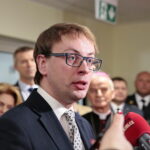 Szpital przy ulicy Wojska Polskiego. Krzysztof Kozłowski - wiceminister w MSWiA  / Marzena Mąkosa / Radio Kielce