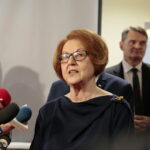 Szpital przy ulicy Wojska Polskiego. Na zdjęciu Maria Zuba - poseł PiS  / Marzena Mąkosa / Radio Kielce