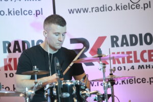 Studio Gram Radia Kielce. Koncert zespołu Folya / Radio Kielce