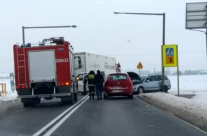 Wypadek na drodze krajowej nr 74 w miejscowości Piotrów Podłazy / słuchacz