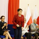Kielce. Świętokrzyski Urząd Wojewódzki. Wicepremier Beata Szydło uczestniczy w debacie na temat rządowych programów społecznych / Jarosław Kubalski / Radio Kielce