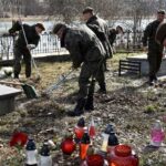 Kielce. Świętokrzyska Brygada WOT porządkowała groby ofiar komunistycznego terroru / Daniel Woś / 10. Świętokrzyska Brygada Obrony Terytorialnej