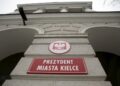 21.01.2016 Kielce. Tablica na Ratuszu Prezydent Miasta Kielce. / Jarosław Kubalski / Radio Kielce