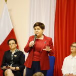 Kielce. Świętokrzyski Urząd Wojewódzki. Wicepremier Beata Szydło uczestniczy w debacie na temat rządowych programów społecznych / Jarosław Kubalski / Radio Kielce