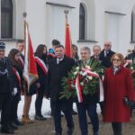 Nowa Słupia. Uroczystości z okazji odzyskania praw miejskich. Na zdjęciu posłowie: Andrzej Kryj, Bogdan Latosiński i Maria Zuba / Mateusz Kaczmarczyk / Radio Kielce