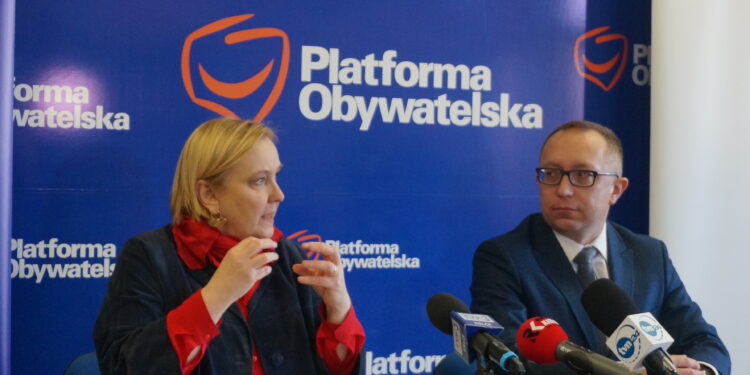 Na zdjęciu od lewej: Róża Thun - PO, Artur Gierada - PO / Michał Kita / Radio Kielce