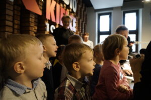 Dzień otwarty Radia Kielce. Wizyta dzieci z Przedszkola Samorządowego nr 18 w Kielcach / Aneta Cielibała-Gil / Radio Kielce